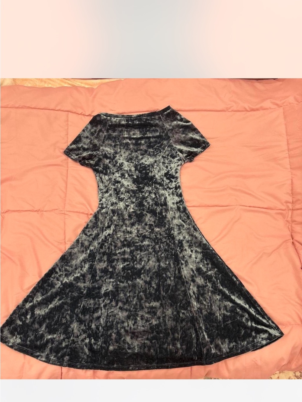 Velvet Crushed Short-Sleeve Swing Dress - Black/Grey